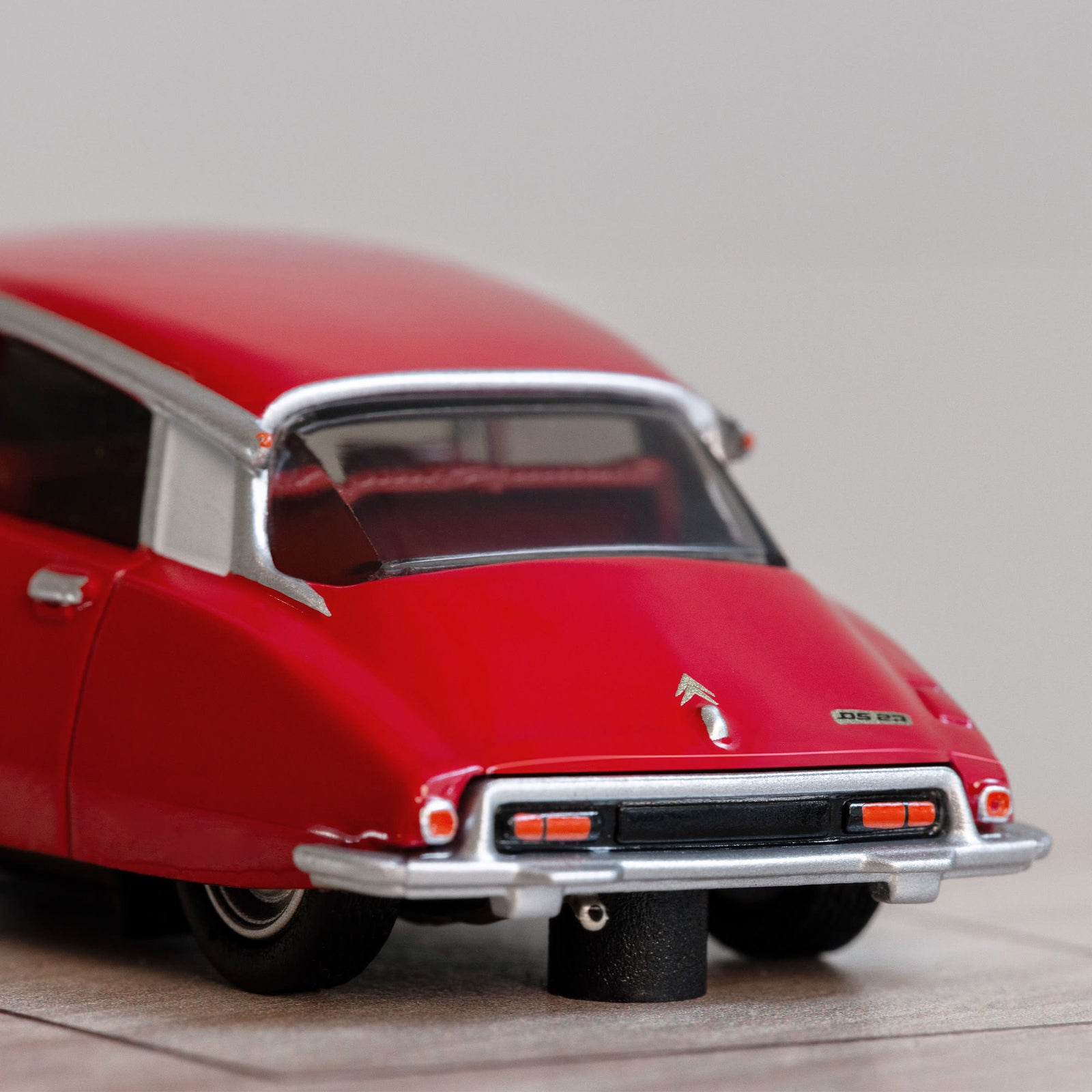 MATTEL HOT WHEELS X MOMA CITROëN DS 23 SEDAN