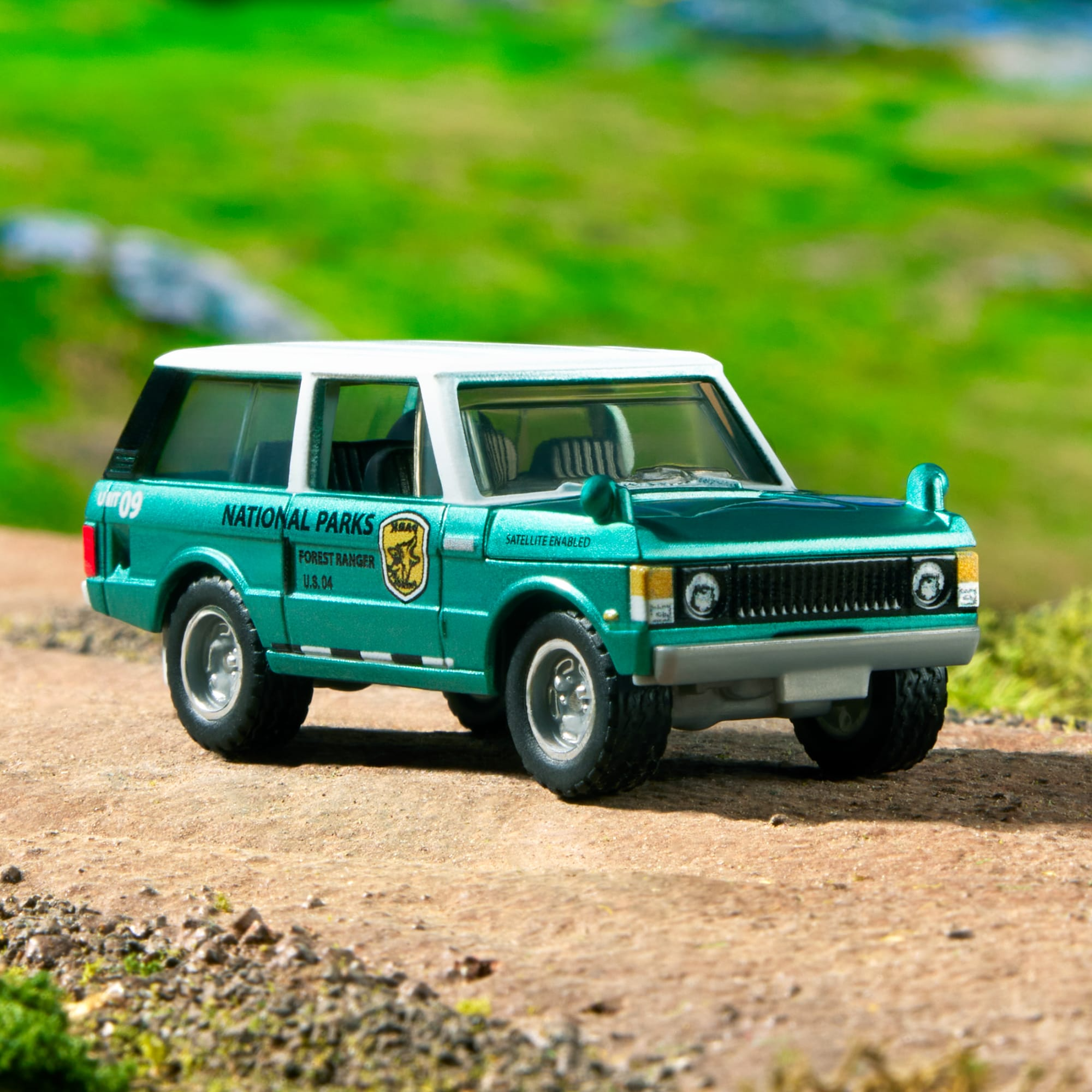 MATCHBOX 1975 RANGE ROVER COLLECTIBLE DIECAST CREATIONS EXCLUSIVE DESIGN