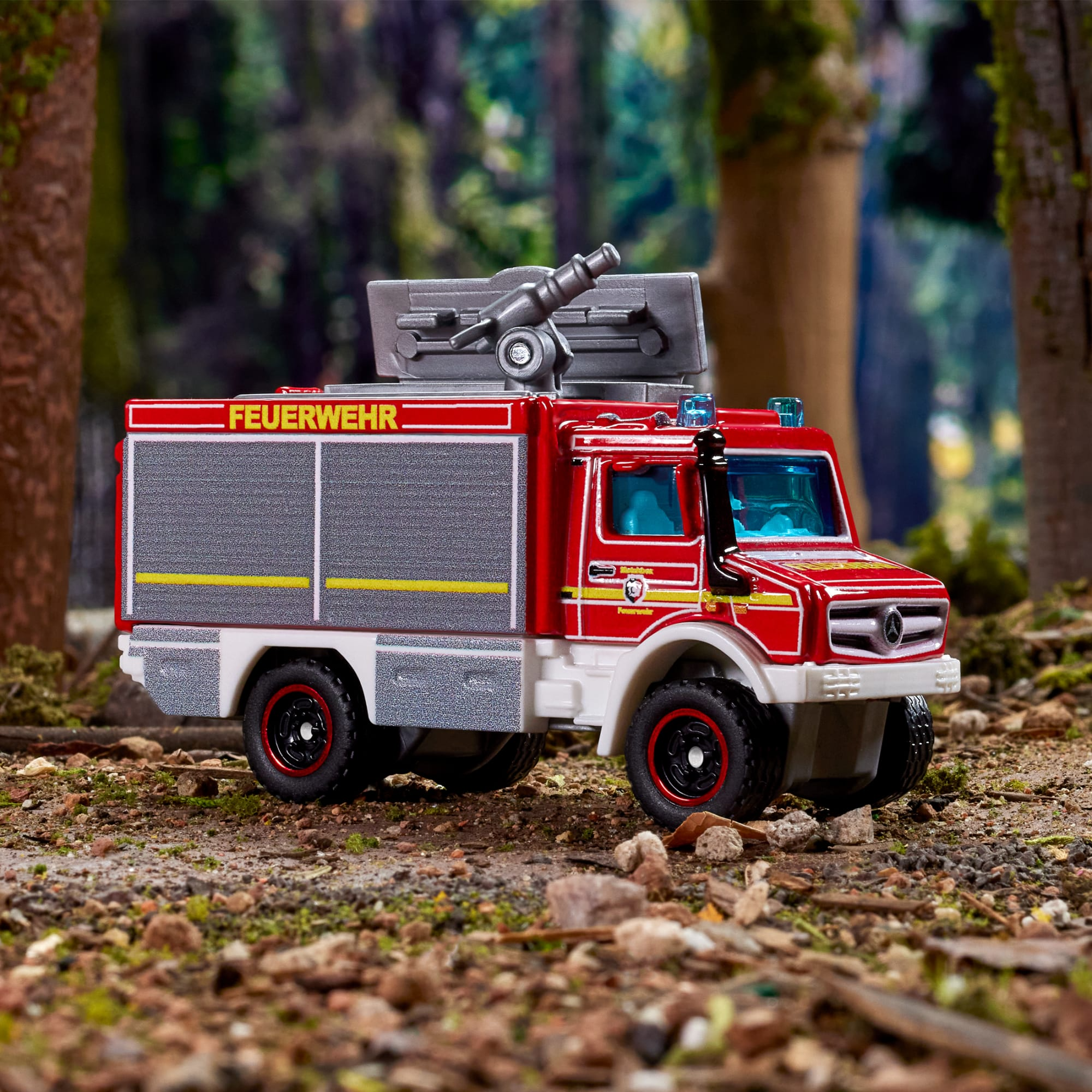 MATCHBOX COLLECTORS MERCEDES-BENZ UNIMOG FIRE TRUCK COLLECTIBLE DIECAST