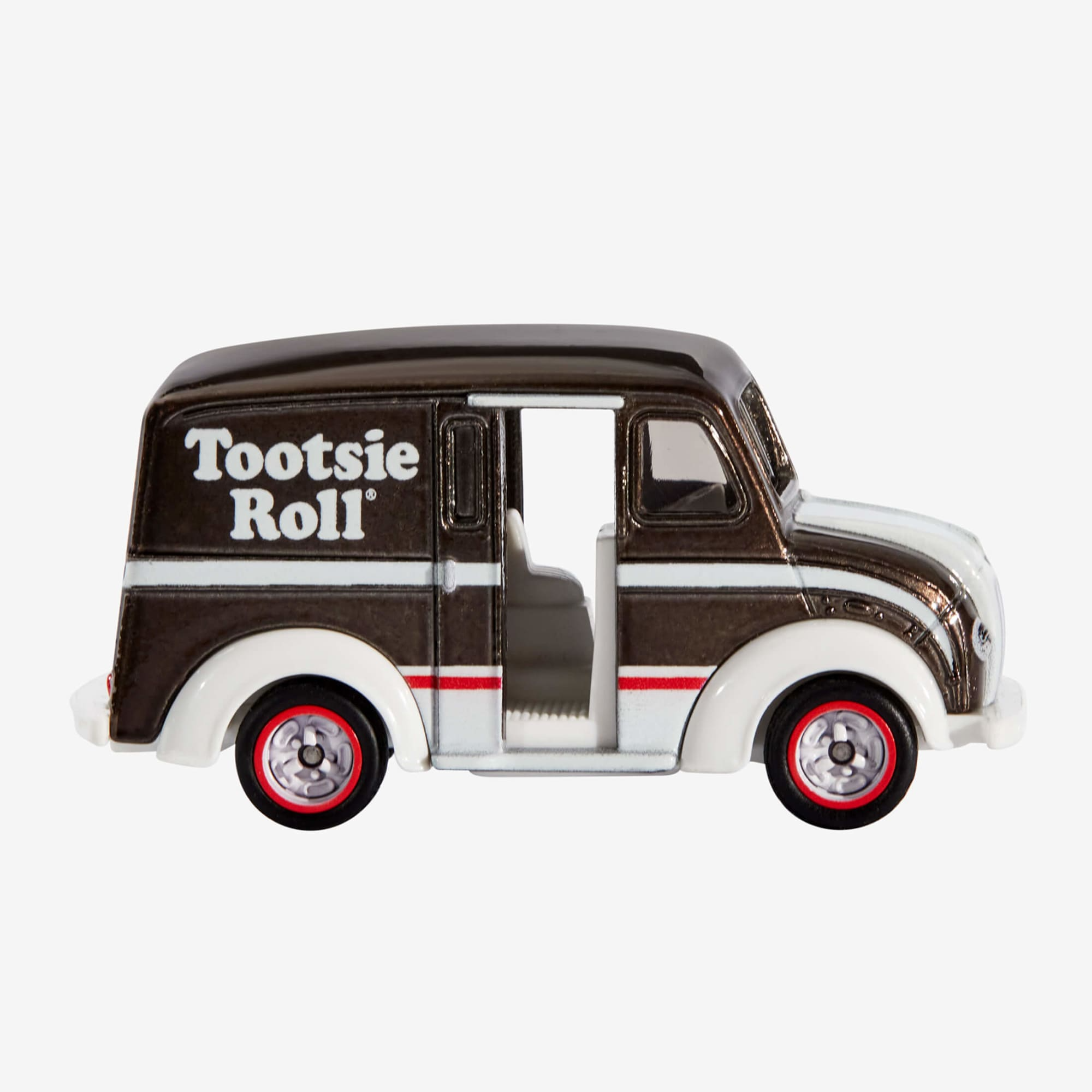 MATCHBOX TOOTSIE ROLL DIVCO MILK TRUCK COLLECTIBLE DIECAST