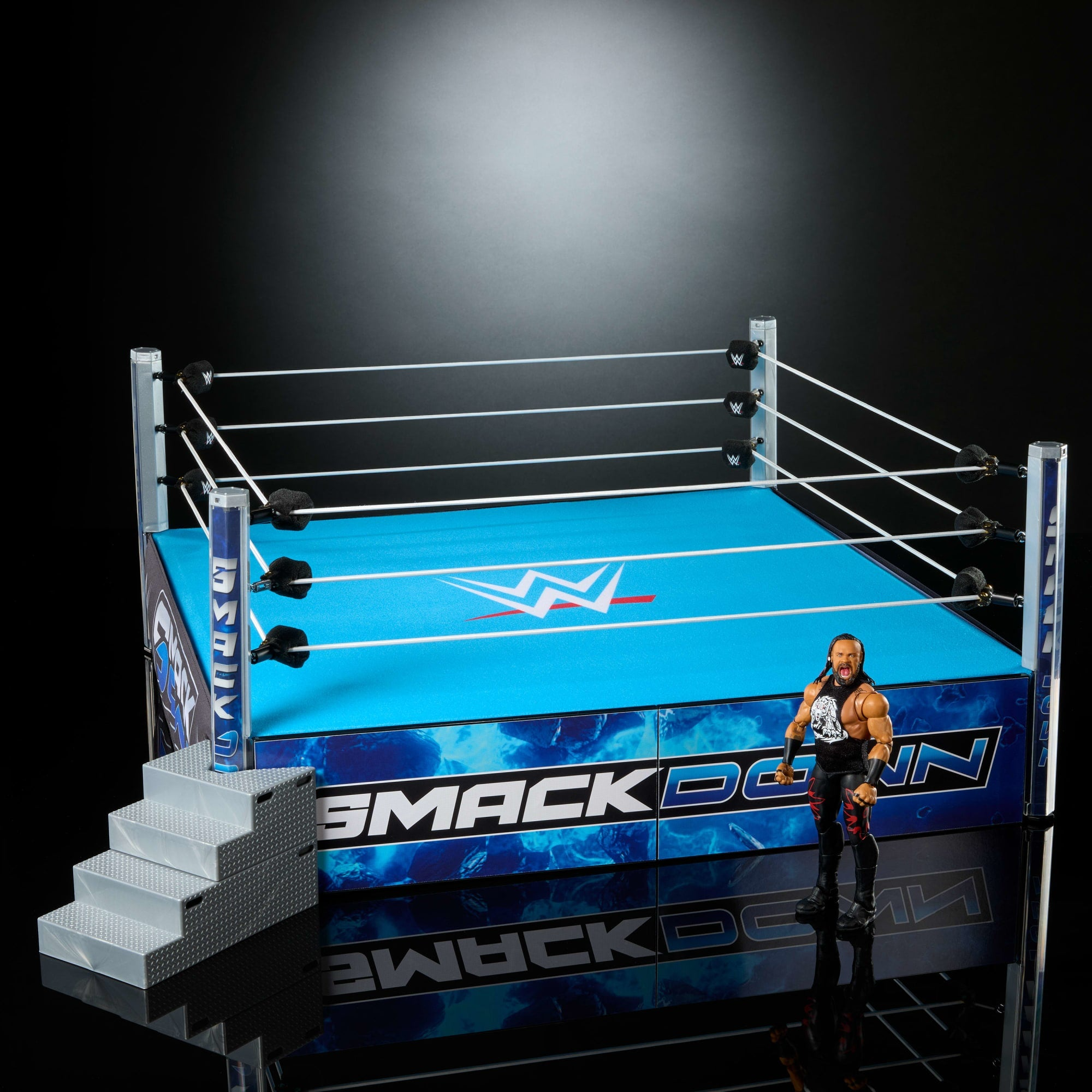 WWE SMACK DOWN WRESTLING RING AND WWE ULTIMATE EDITION JACOB FATU FIGURE