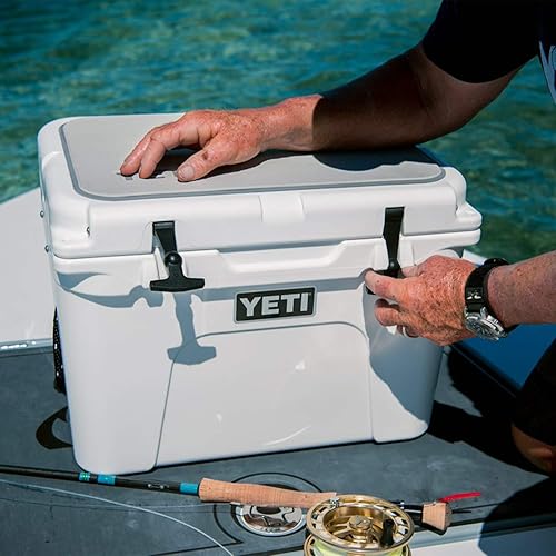 YETI TUNDRA 35 COOLER DURABLE, HEAVY-DUTY INSULATED COOLER FOR OUTDOOR ADVENTURES