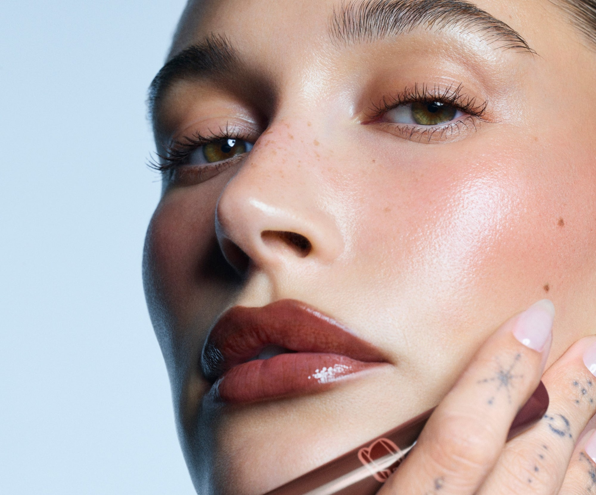 RHODE SCENTED PEPTIDE LIP TINT THE TINTED LIP LAYER  RICH BROWN