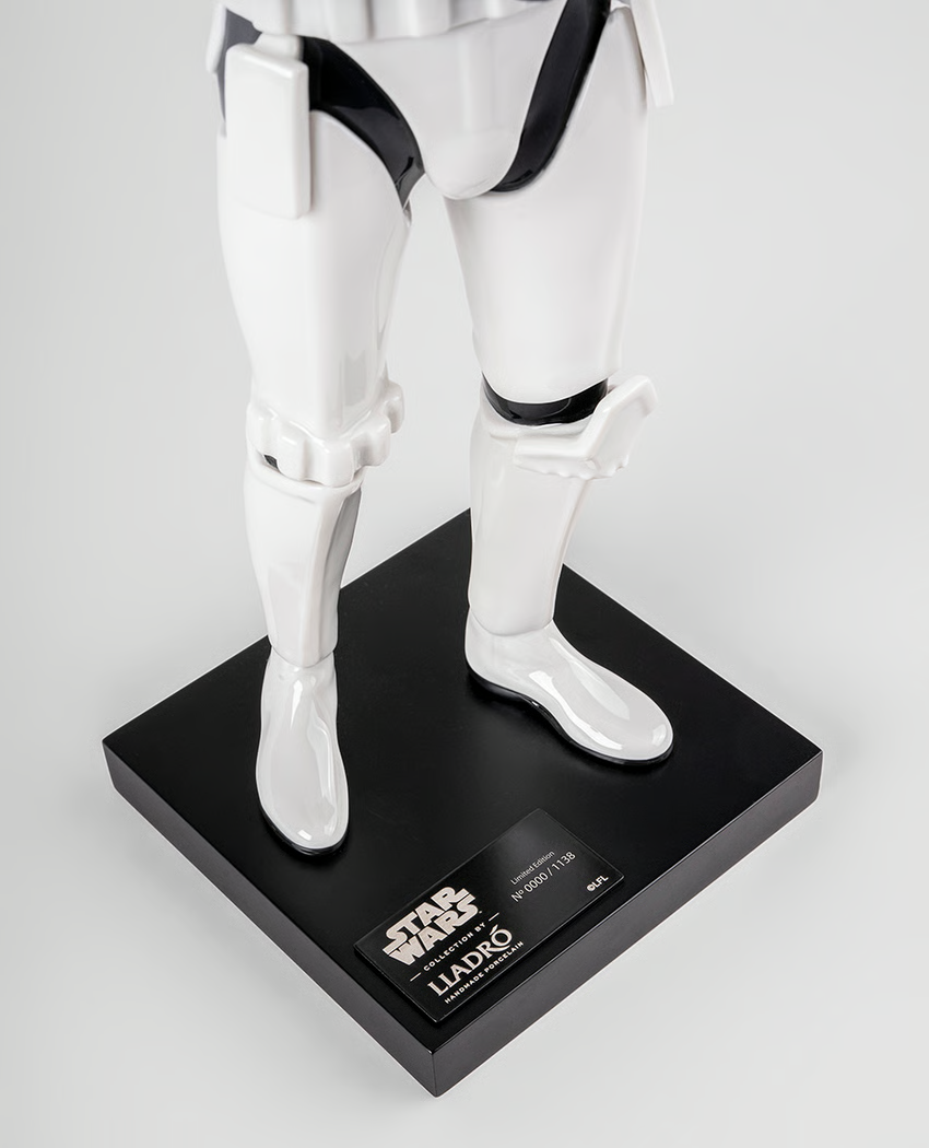 SIDESHOW STORMTROOPER PORCELAIN STATUE BY LLADRó