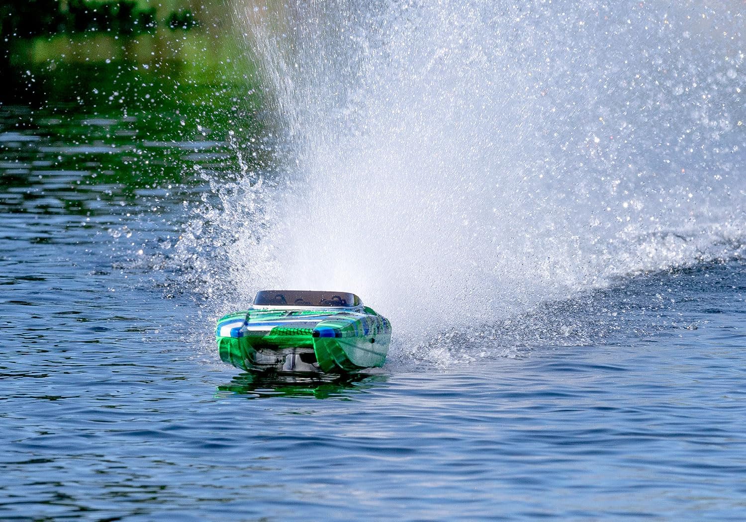 TRAXXAS DCB M41 WIDEBODY RC CATAMARAN BOAT HIGH-SPEED REMOTE CONTROL RACING MODEL