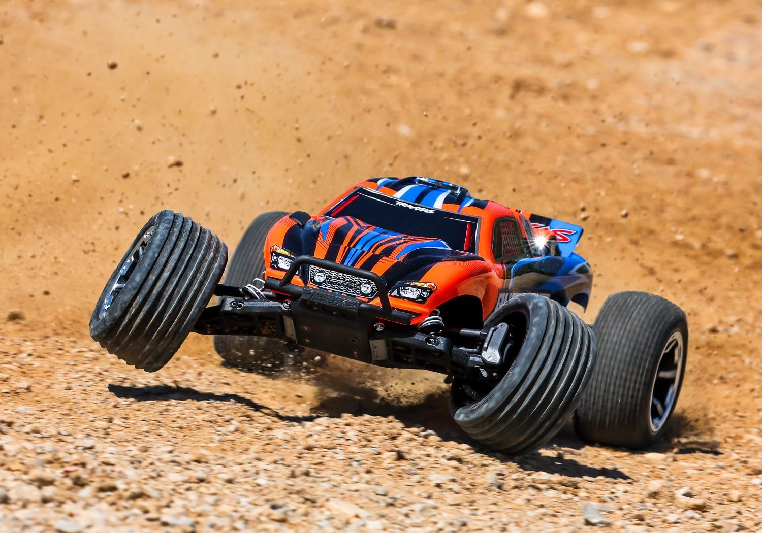 TRAXXAS RUSTLER 1 10 2WD STADIUM TRUCK HD WITH USB-C CHARGING - HIGH PERFORMANCE RC CAR