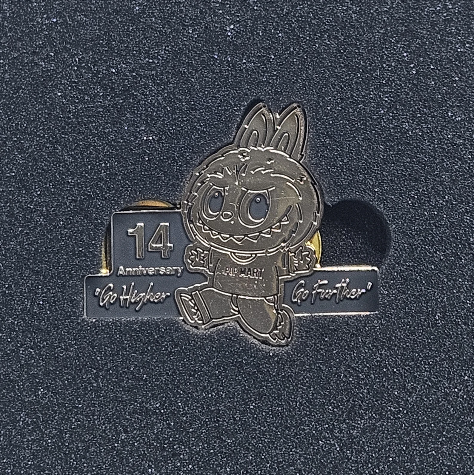 LABUBU 14TH ANNIVERSARY GIFT BOX NIB AUTHENTIC LIMITED PLUSH DOLL & PIN
