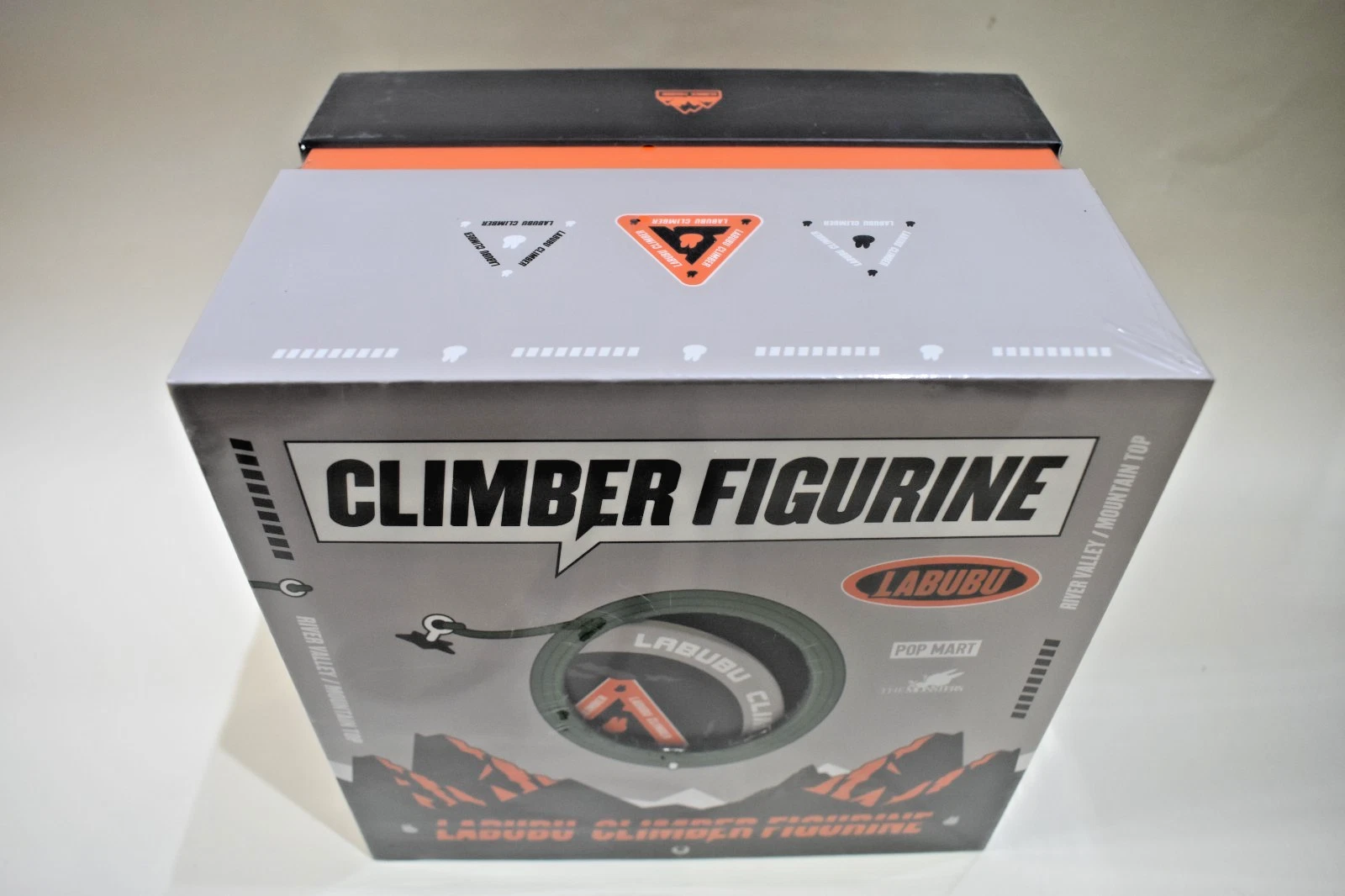 LABUBU THE MONSTERS CLIMBER FIGURINE