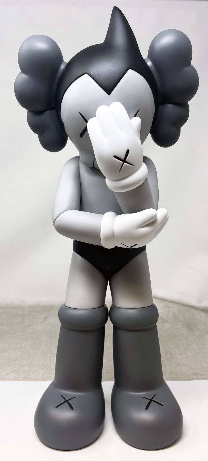 KAWS ASTRO BOY AUTHENTIC 2013 MEDICOM TOYGREY BLACK