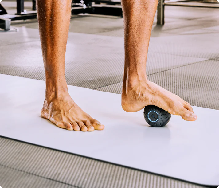 THERABODY WAVESOLO PORTABLE VIBRATION THERAPY TO TARGET KNOTS, ACHES AND PAINS