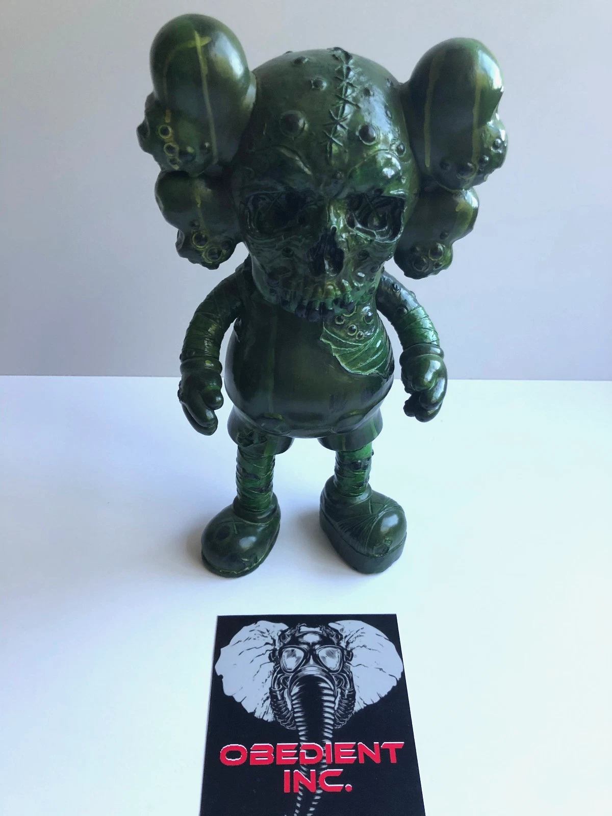 KAWS X PUSHEAD COMPANION VINYL MEDICOM ORIGINAL FAKE GREEN FIGURE ONLY AUTHENTIC