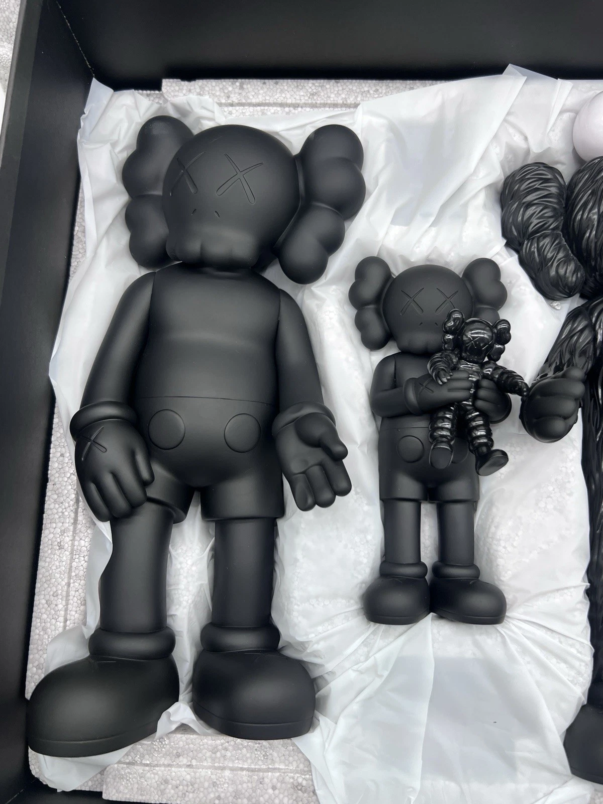 KAWS FAMILY VINYL FIGURES BLACK KAWSONE BRIAN X