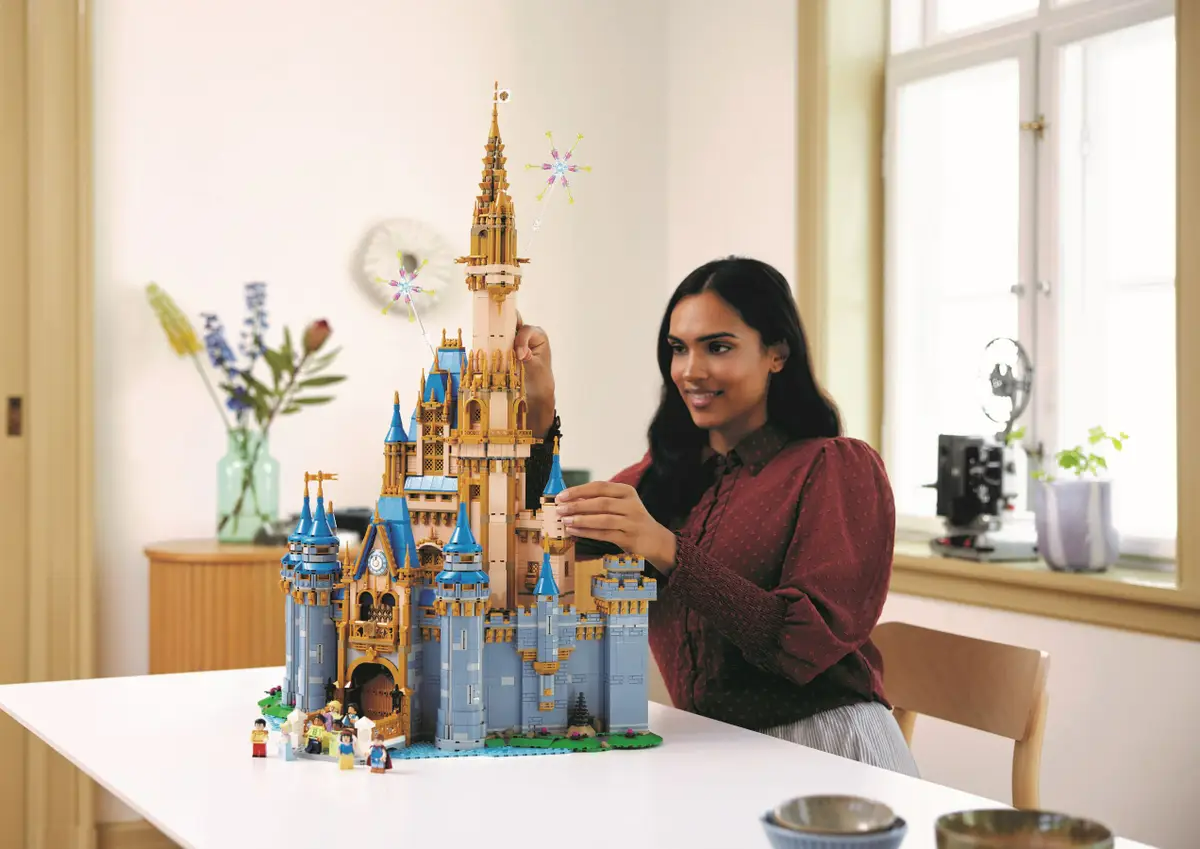 Lego Disney Castle-1
