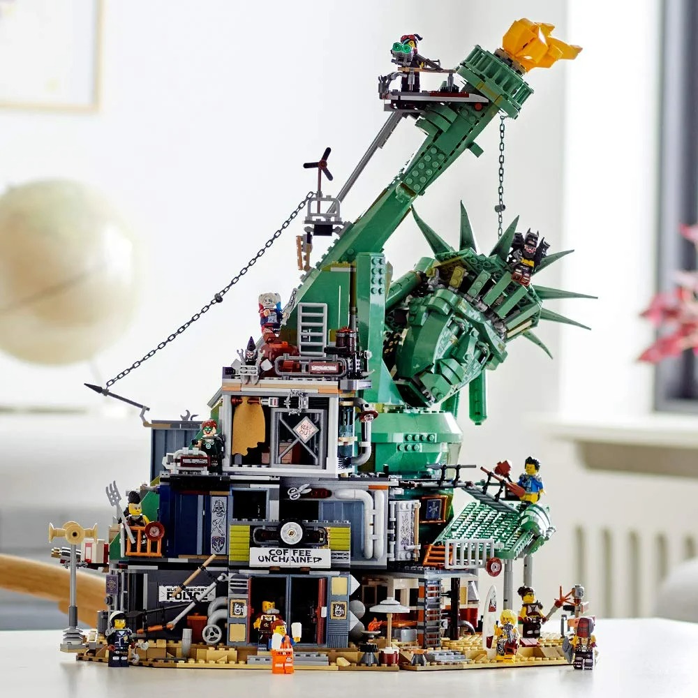 LEGO The Movie 2 Welcome to Apocalypseburg Building Kit-1